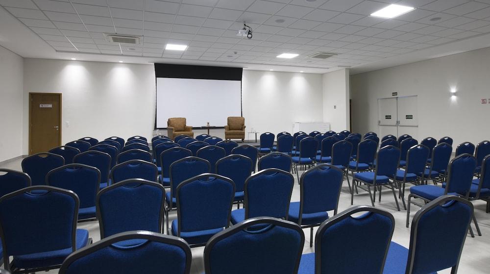 Go Inn Catalão מראה חיצוני תמונה